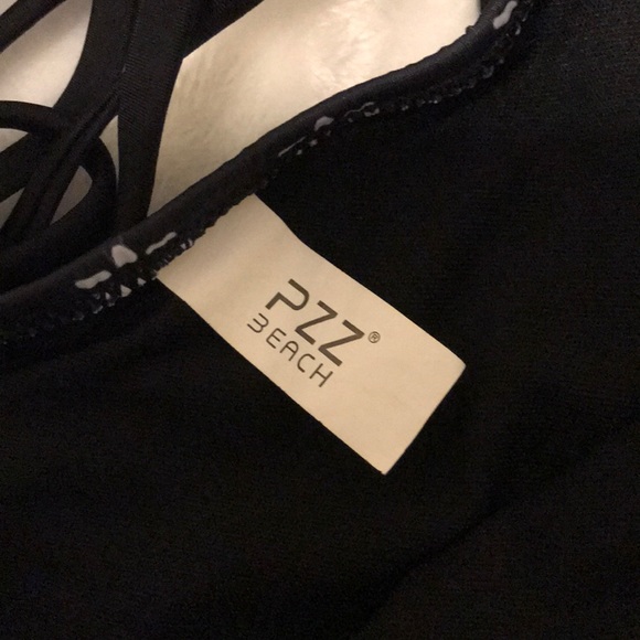 NWOT, Medium black and white bikini. - Picture 5 of 6